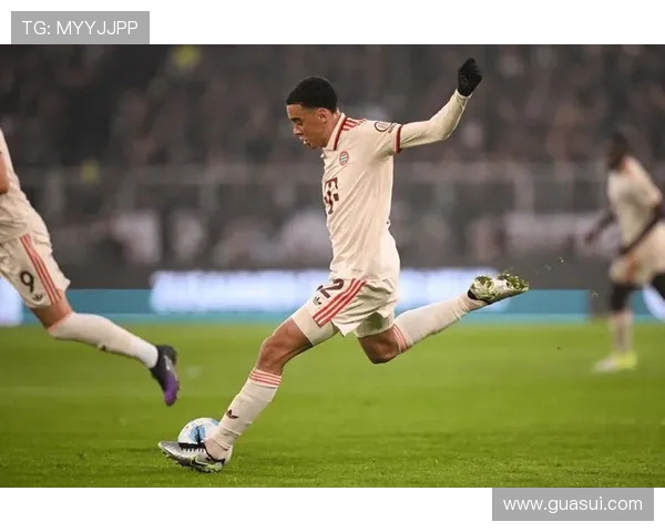 科曼禁区右脚低射建功率队5-1大胜扎瓦拉欧战赛场火力全开之夜